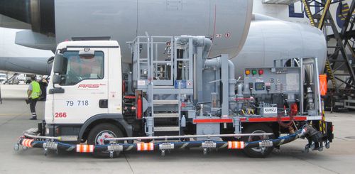 Distributore di carburante per aeroporto - KAR KUNZ AVIATION REFUELING GMBH - con piattaforma elevatrice / montato su camion