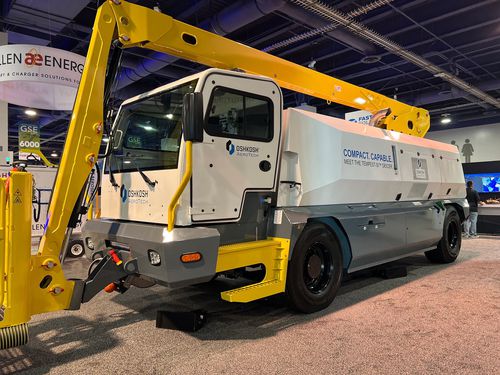 Veicolo di deicing per aeromobile - Tempest-si™ - OSHKOSH AEROTECH - polverizzatore