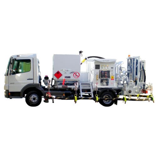 Distributore di carburante per aeroporto - TITAN AVIATION - montato su camion