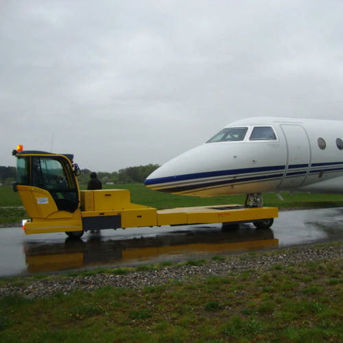 Trattore rimorchiatore - C200 electro - Flyer-Truck - Ground Handling System - per aeromobile / senza barra di traino / con cabina