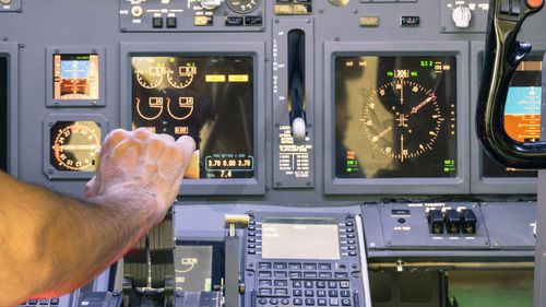 EFIS electronic flight instrument system - Saab International Deutschland GmbH - per aereo