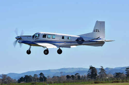 Aeroplano per paracadutismo - P-750 XSTOL  - Pacific Aerospace Ltd - per studi geotecnici / per turismo / monomotore