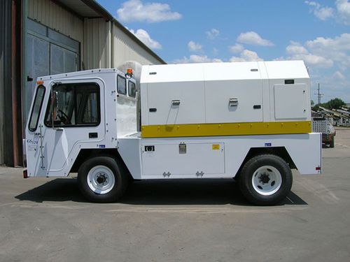 Trattore rimorchiatore - GS500  - Ground Support Specialist LLC - per aeromobile / con barra di traino / per aeroporto