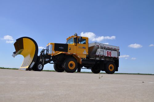 Spazzaneve per aeroporto - P-Series & MPT Series - Oshkosh Airport Products - a lama inclinabile