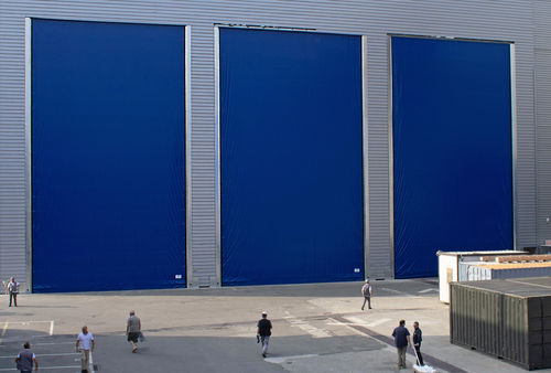 Porta per hangar pieghevole - Saildoor® - Apostoli Daniele srl - a prova di vento