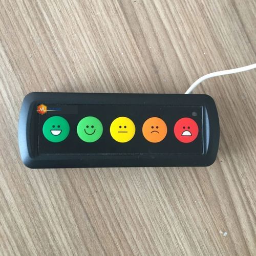 Apparecchio di valutazione della soddisfazione del cliente portatile - Madbee mobility solutions pvt.ltd - per aeroporto