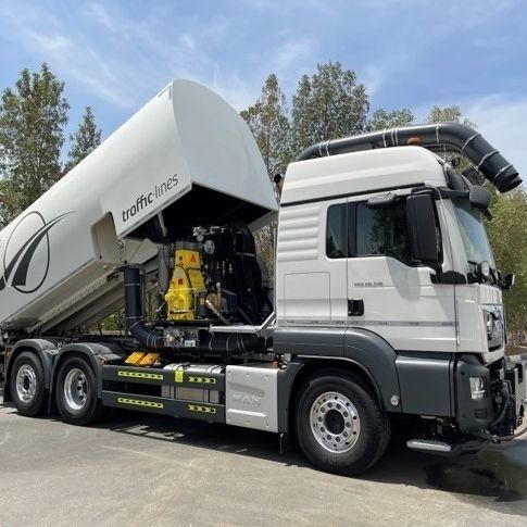 Veicolo per pulizie aeroportuali altissima pressione - compact 40  - Maschinenbau Cernota GmbH & Co. KG - semovente