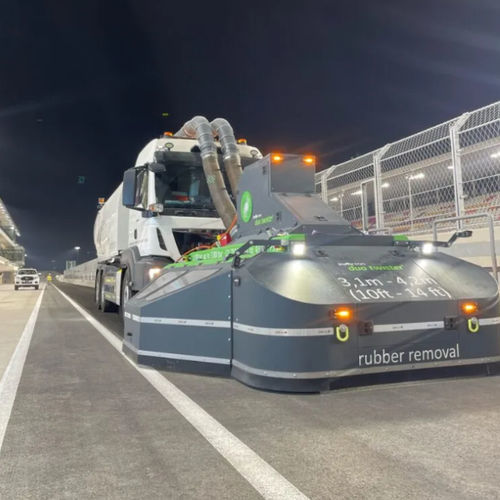 Macchina di pulizia per pista di aeroporto Pulizia di grande superficie - duo twister - Maschinenbau Cernota GmbH & Co. KG - per pista d'aeroporto / montata su camion / per pulizia di superficie