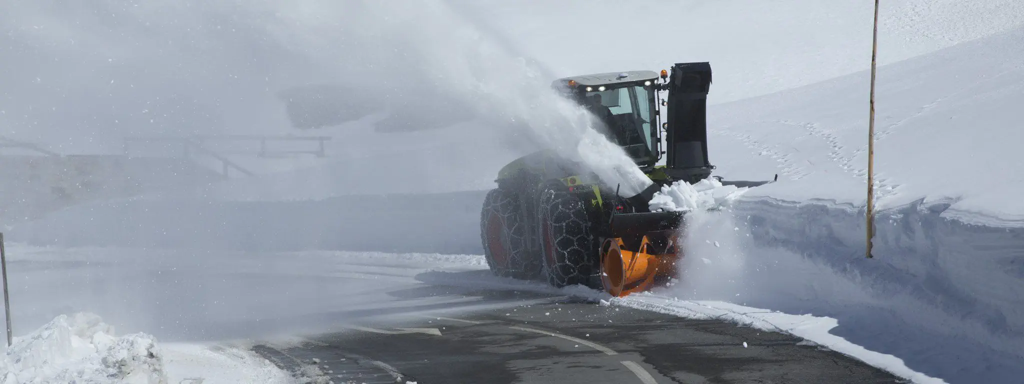 自走式除雪機 - FS 110 T - AEBI SCHMIDT HOLDING AG - 2段階 / 空港用
