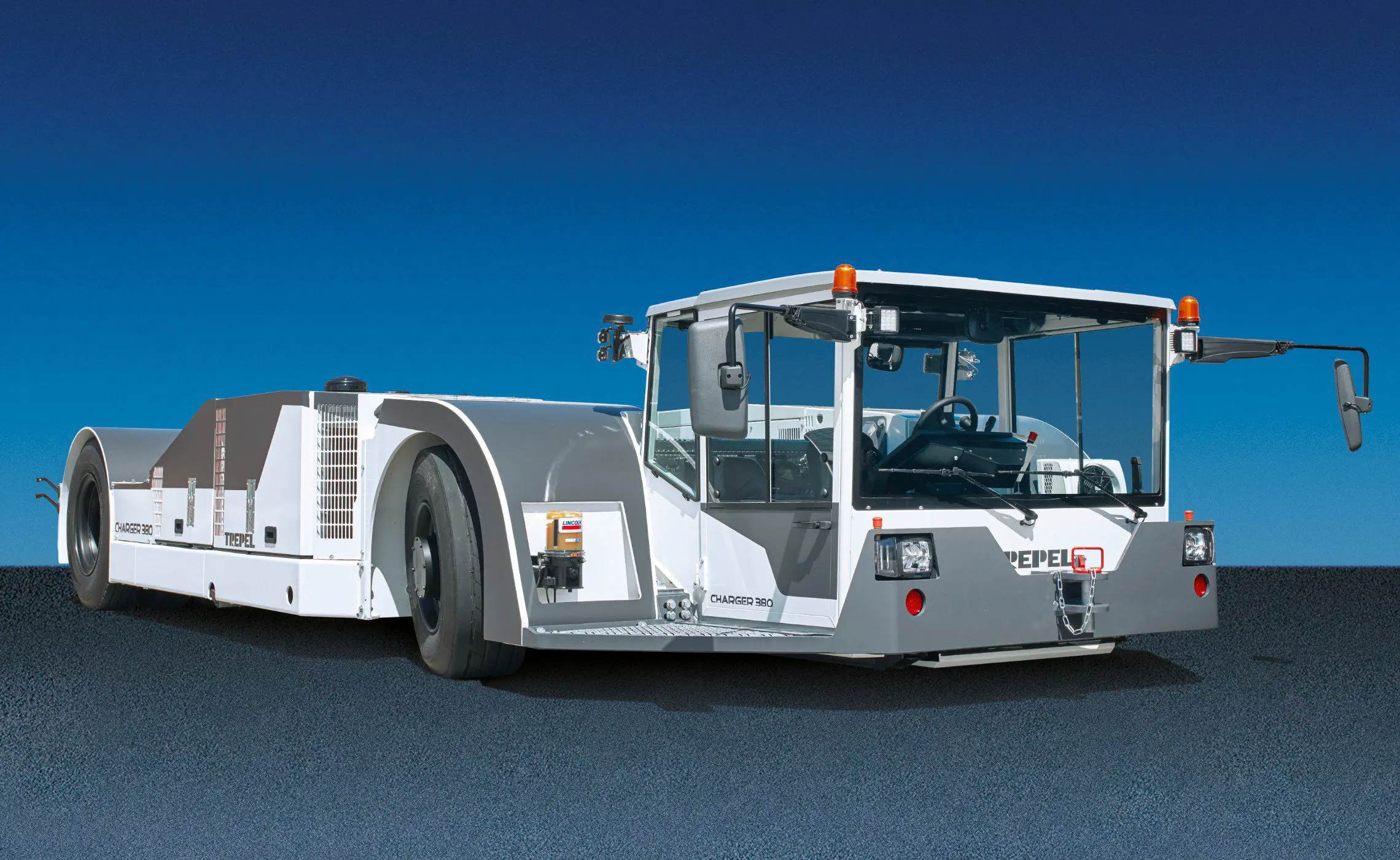 アイアン三輪車^_^トラクター⁇ 牽引用トラクター - CHARGER 380 - TREPEL AIRPORT EQUIPMENT GMBH