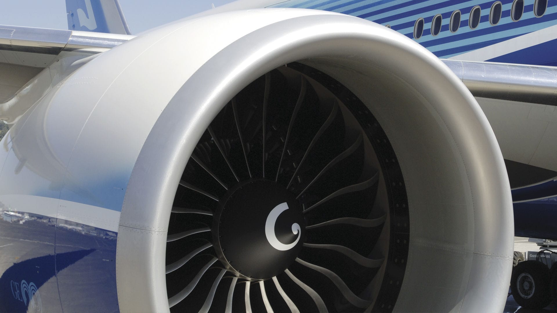 400kN以上ターボジェットエンジン - GE90 series - GE AVIATION