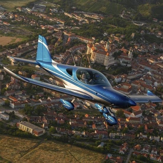 ナショナル航空 プロペラ機 全長17.5cm 質量274g 追い