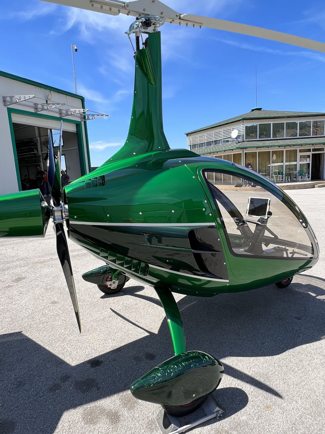 ジャイロコプターロビン 坂井直樹の”デザインの深読み”: 空飛ぶバイク、空と陸を縦横無尽