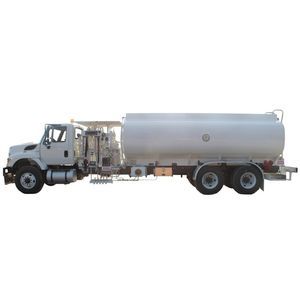 トラックへの取り付け可能給油車 1