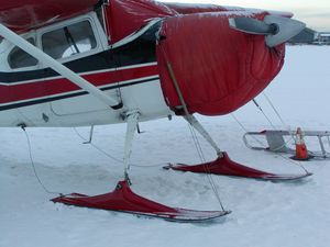 軽飛行機用スキー 1