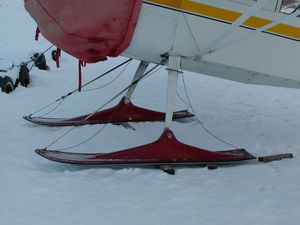 軽飛行機用スキー 1