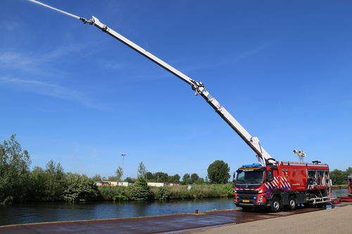 空港用消防車 - LF  - ALBERT ZIEGLER GMBH - 迅速な介入 / 折りたたみ式ウォｰターキャノン