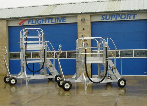 給油用脚立 - 757 - FLIGHTLINE SUPPORT LTD