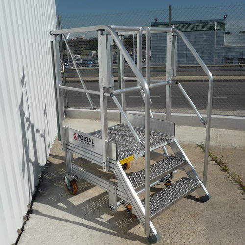 メンテナンス用脚立 - FORTAL - 滑走路用 / ヘリコプター用 / 空港用
