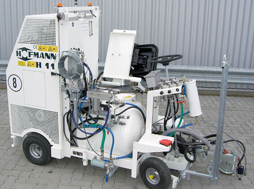 自走式白線引き機 - H11-1  - HOFMANN GMBH - 塗料用 / 空港用