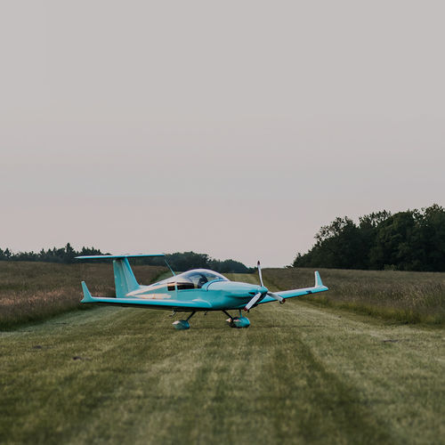 2人用超軽量動力機 - DV-1 SKYLARK - DOVA AIRCRAFT Spol. s.r.o. - 4ストロークエンジン / 教育用 / 単発