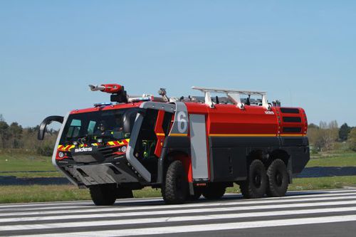 空港用消防車 - TITAN T36-650 - Sides - 迅速な介入 / 6x6 / 折りたたみ式ウォｰターキャノン