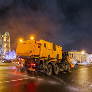 veículo de degelo para pista de aeroporto