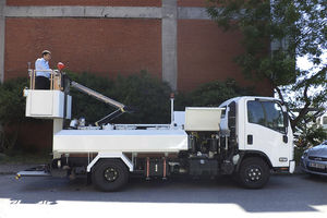caminhão de limpeza de toaletes autopropelido