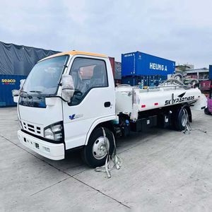 caminhão de limpeza de toaletes autopropelido