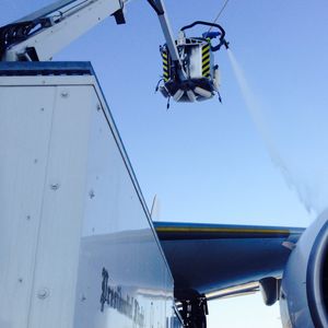 veículo de lavagem autopropelido / para avião