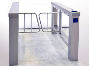 portão eletrônico de embarque com leitor biométrico 1