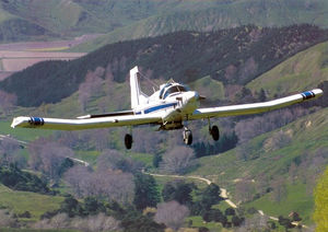 pequena aeronave de 8 lugares / monomotor / turboélice / para paraquedismo