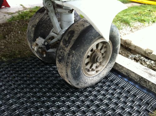 Tapete de desatolagem para avião - RESQTEC