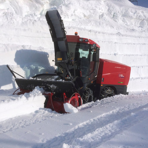 Soprador de neve autopropelido - Supra 4002 - AEBI SCHMIDT HOLDING AG - para pista