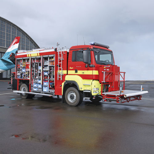 Veículo de combate a incêndio para aeroporto - FLF 2 - ALBERT ZIEGLER GMBH - 4x4 / com tubulação telescópica