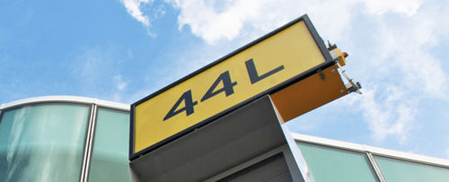 Placa de informação - ATG AIRPORTS LIMITED - estática / para pista