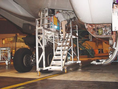 Escada portátil de manutenção - CUSTERS HYDRAULICA BV - para avião