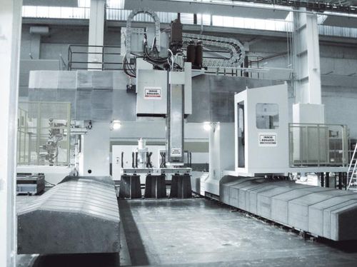 Fresadora CNC - Atlas Hydro - INNSE-BERARDI SPA - vertical / para aeronáutica / 5 ou mais eixos