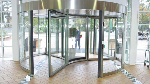 Porta giratória automática - Tournex - Boon Edam - de segurança / para aeroporto