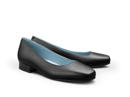 Sapatos de mulher para pessoal de cabine - Mariam Al Mansouri - SKYPRO