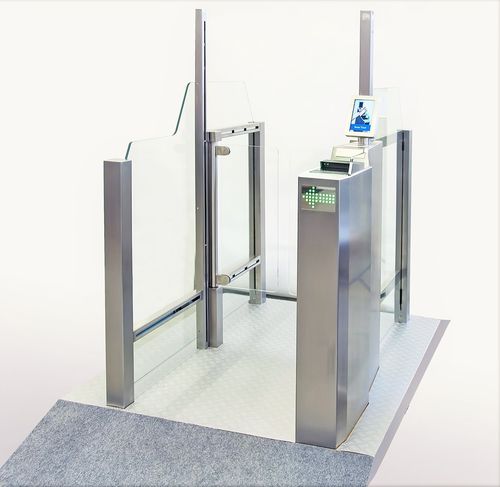 Sistema Rapid para aeroporto - EasyGate SBG - Cominfosec - com leitor biométrico / com leitor de documentos / com leitor de passaportes