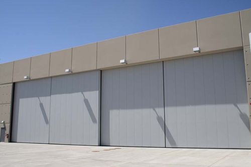 Porta de correr para hangar - NSA8 - Norco Mfg