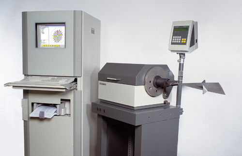 Máquina de ensaio de flexão - Series WM - Schenck - para turbina de helicóptero / automática / aeronáutica