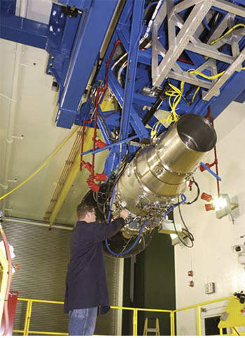 Máquina de ensaio elétrica - 30,000 lbf - MDS Aero Support Corporation  - para motor / pneumática / para a indústria aeroespacial