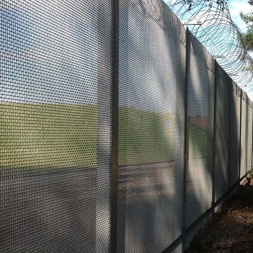 Cerca para aeroporto - ArmaWeave® - Zaun - em aço / de segurança / em tela