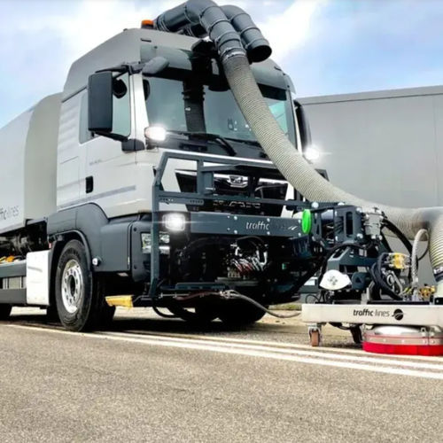 Máquina de limpeza flexível - dynamic twister - Maschinenbau Cernota GmbH & Co. KG - para pista de aeroporto / montada em caminhão / para limpeza de superfícies